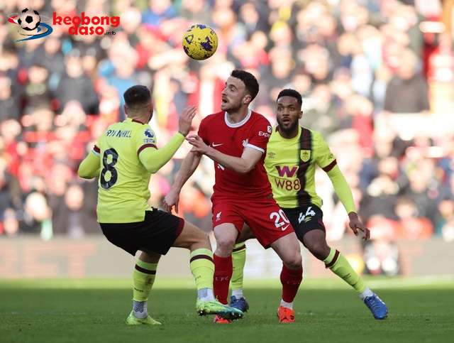  "Tam tấu" bùng nổ, Liverpool vượt lên ngôi đầu Ngoại hạng Anh