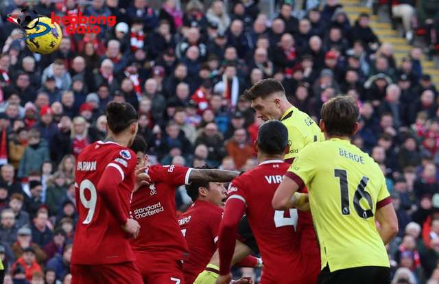  "Tam tấu" bùng nổ, Liverpool vượt lên ngôi đầu Ngoại hạng Anh