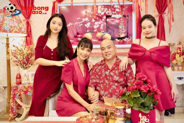  Showbiz Việt: Loạt sao tưng bừng du Xuân Giáp Thìn