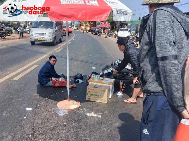  Xe khách lấn làn tông tử vong bé gái 3 tuổi trên đường về quê ăn Tết