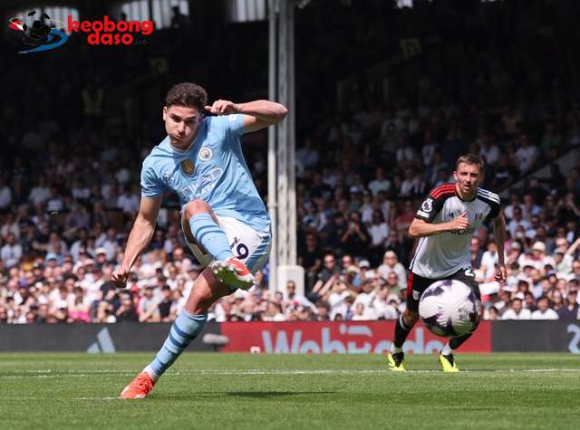  Thắng "4 sao" Fulham, Man City gây áp lực nặng nề cho Arsenal