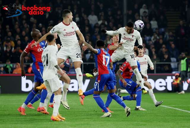  Thua trắng Crystal Palace 4 bàn, Man United tạo kỷ lục buồn 