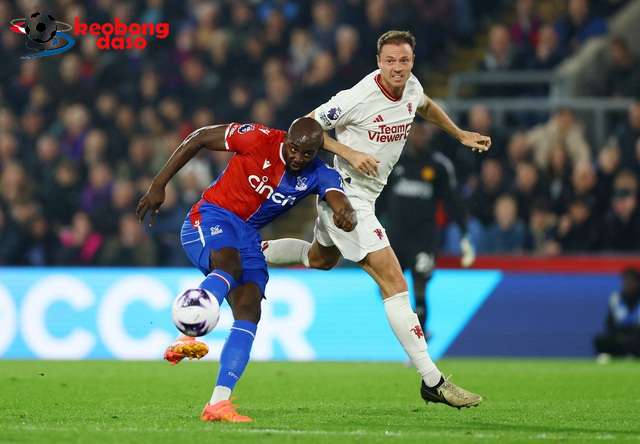  Thua trắng Crystal Palace 4 bàn, Man United tạo kỷ lục buồn 