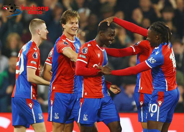  Thua trắng Crystal Palace 4 bàn, Man United tạo kỷ lục buồn 