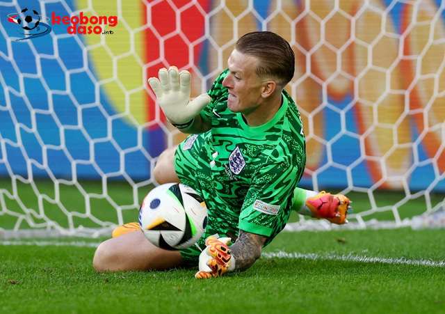  Euro 2024: "Chiếc bình nước huyền thoại" và kỳ tích Jordan Pickford