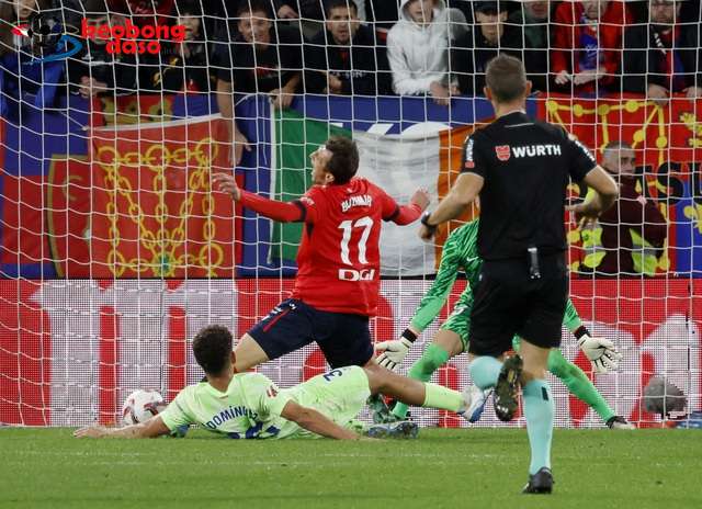  Osasuna hạ gục Barcelona, La Liga choáng váng