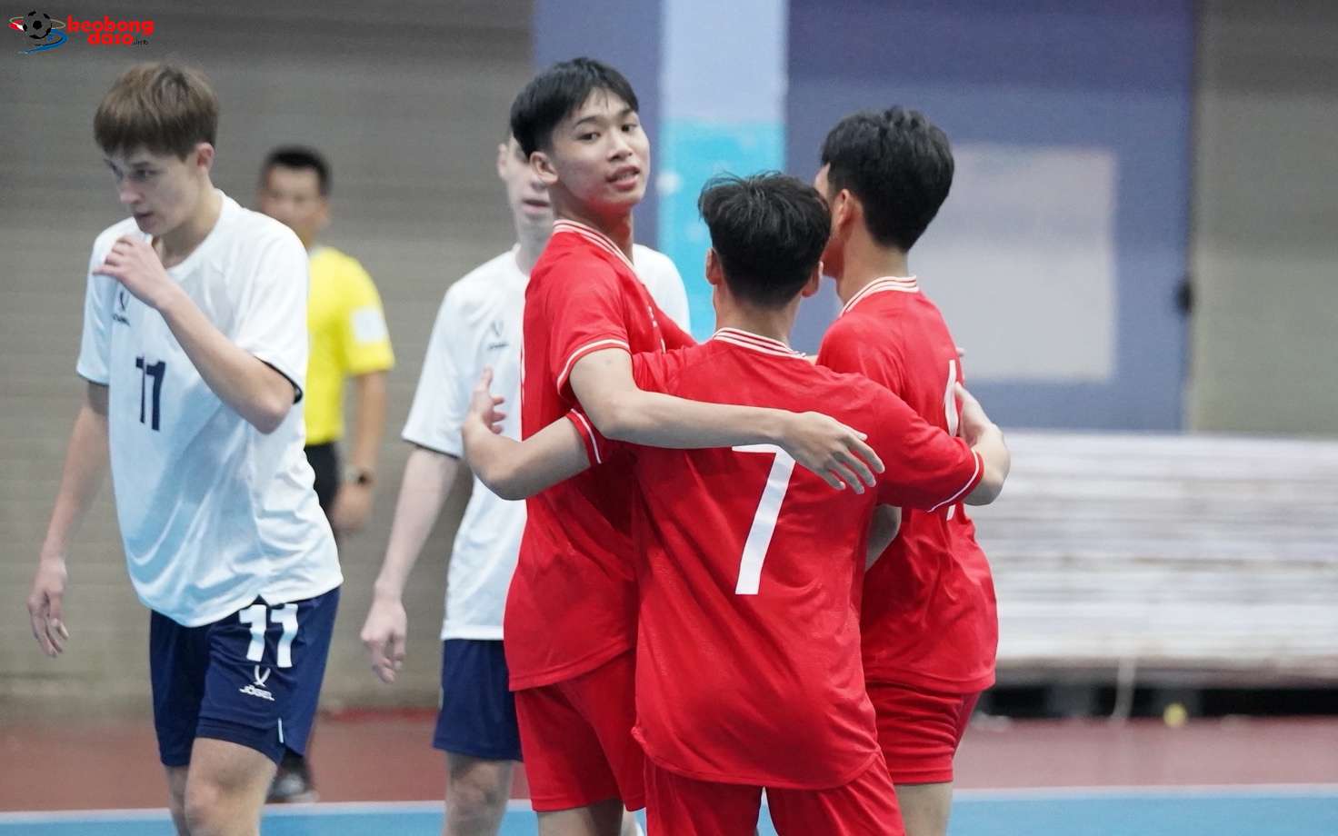  U19 futsal Việt Nam khiến Nga đánh rơi chiến thắng cuối trận