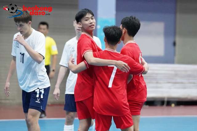  U19 futsal Việt Nam thắng cách biệt 2 bàn trước tốp 7 thế giới