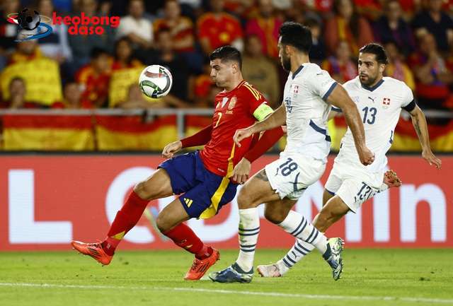  Thua nghẹt thở Tây Ban Nha, Thụy Sĩ rớt hạng Nations League