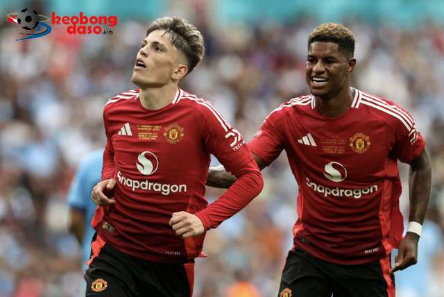  HLV Amorim được khen vì loại bỏ Rashford, Garnacho ở derby Manchester