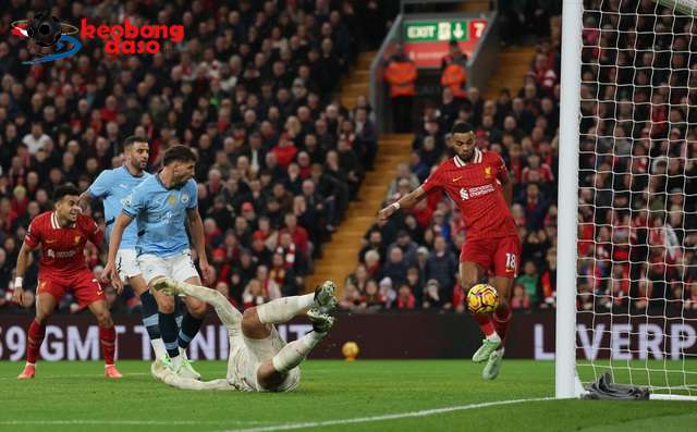  Man City không biết thắng trận thứ 7, Liverpool bay cao ở đỉnh bảng 